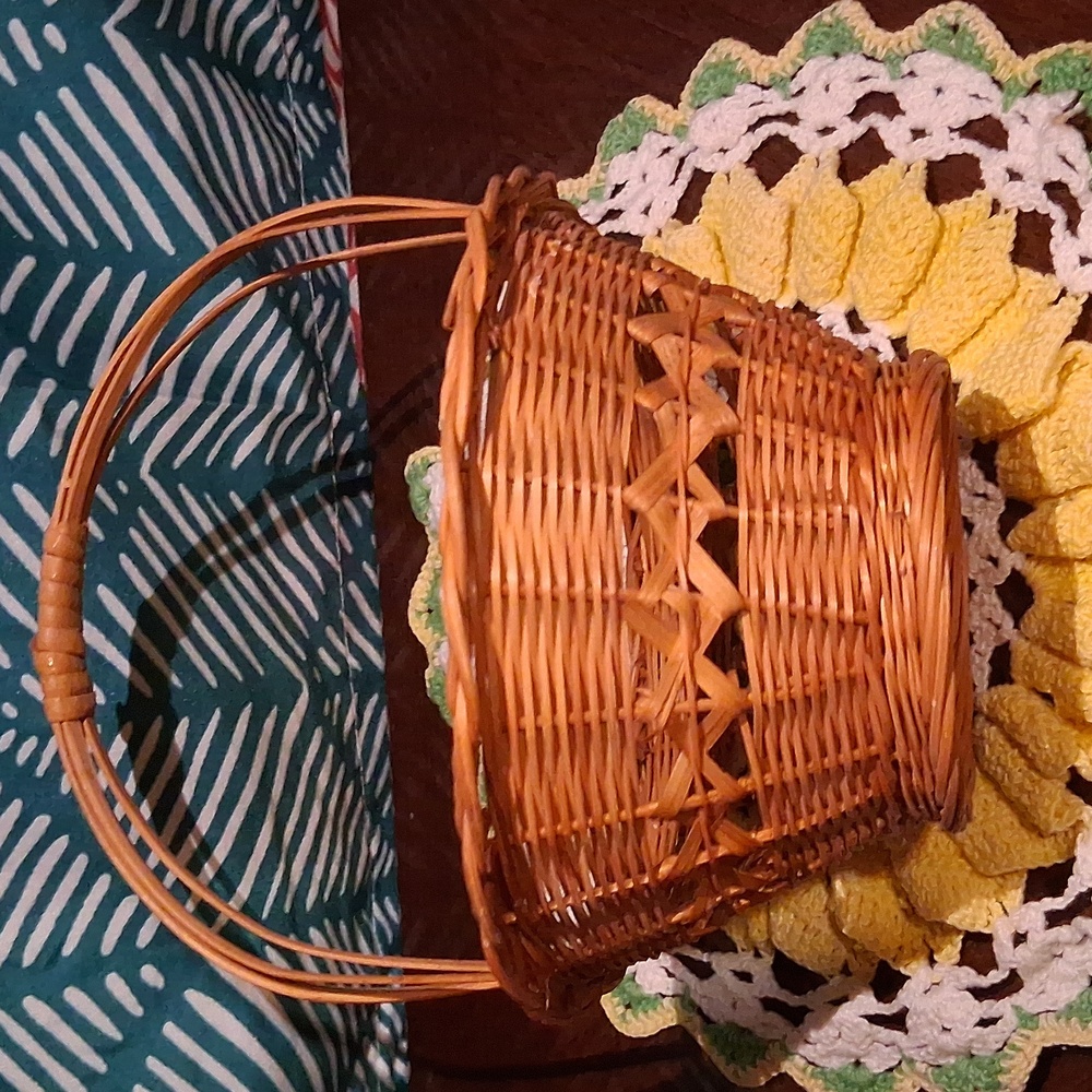 Vintage Woven Basket - Picture 2 of 4
